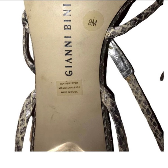 Gianni Bini Strappy Low Heels Snake Skin Metallic - Size 9M - Picture 2 of 3